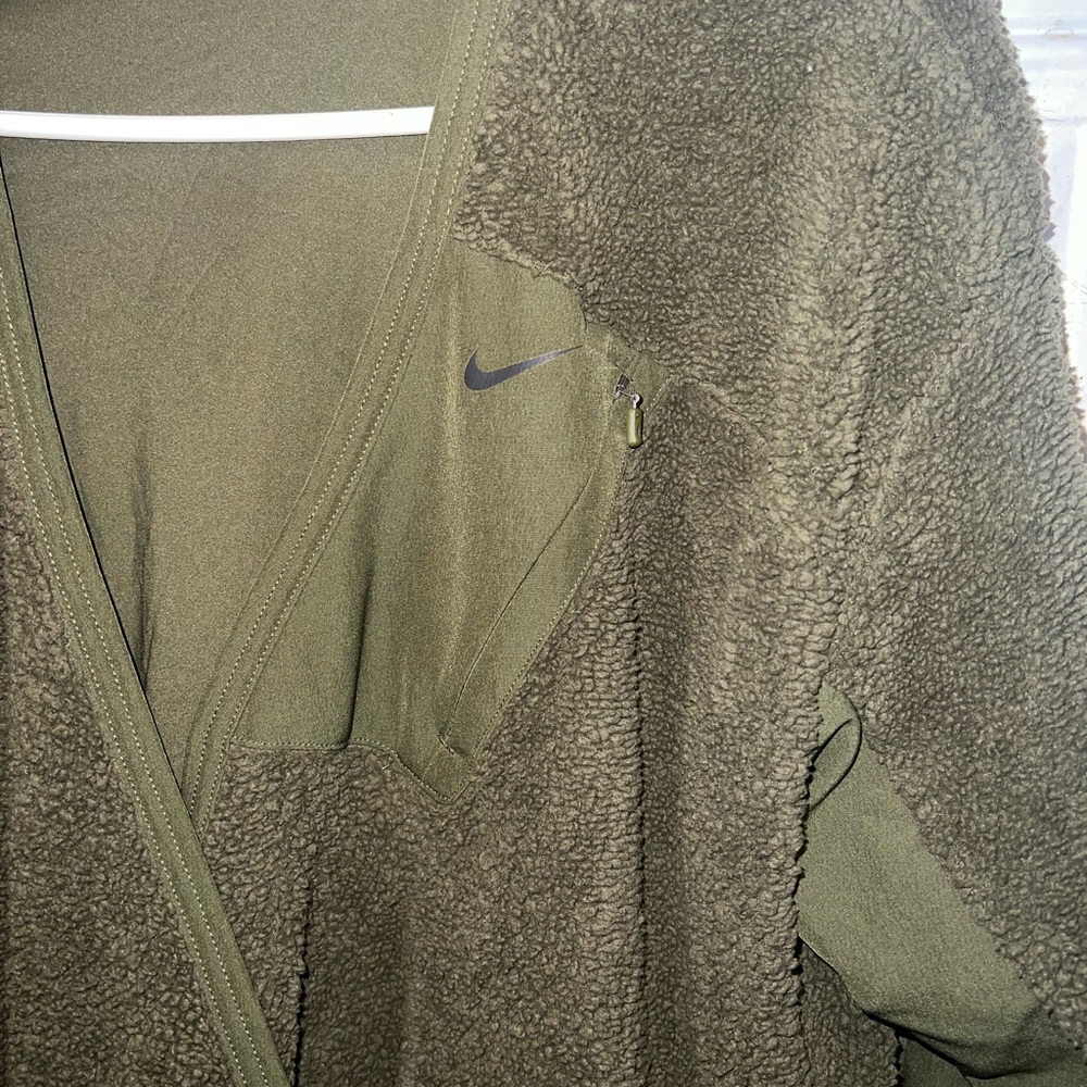 Nike Olive Long Sleeve Sherpa Training Wrap Top - Picture 12 of 15